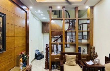 Bán Nhà Cầu Giấy – Thiết Kế Hiện Đại, Ngõ Thông Gần Ô Tô