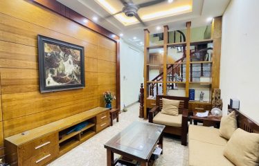 Bán Nhà Cầu Giấy – Thiết Kế Hiện Đại, Ngõ Thông Gần Ô Tô