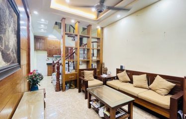 Bán Nhà Cầu Giấy – Thiết Kế Hiện Đại, Ngõ Thông Gần Ô Tô