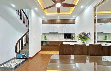 Bán Nhà 6 Tầng Cầu Giấy– Full Nội Thất Cao Cấp, Ô Tô Đỗ Cửa